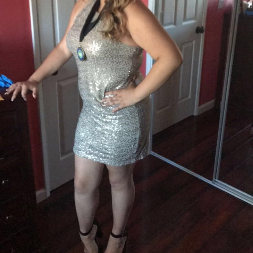 Gold dress!